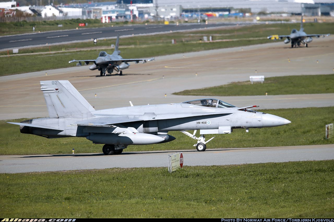 麦克唐纳-道格拉斯 F-18C&ldquo;大黄蜂&rdquo; \vert{} ID:26409