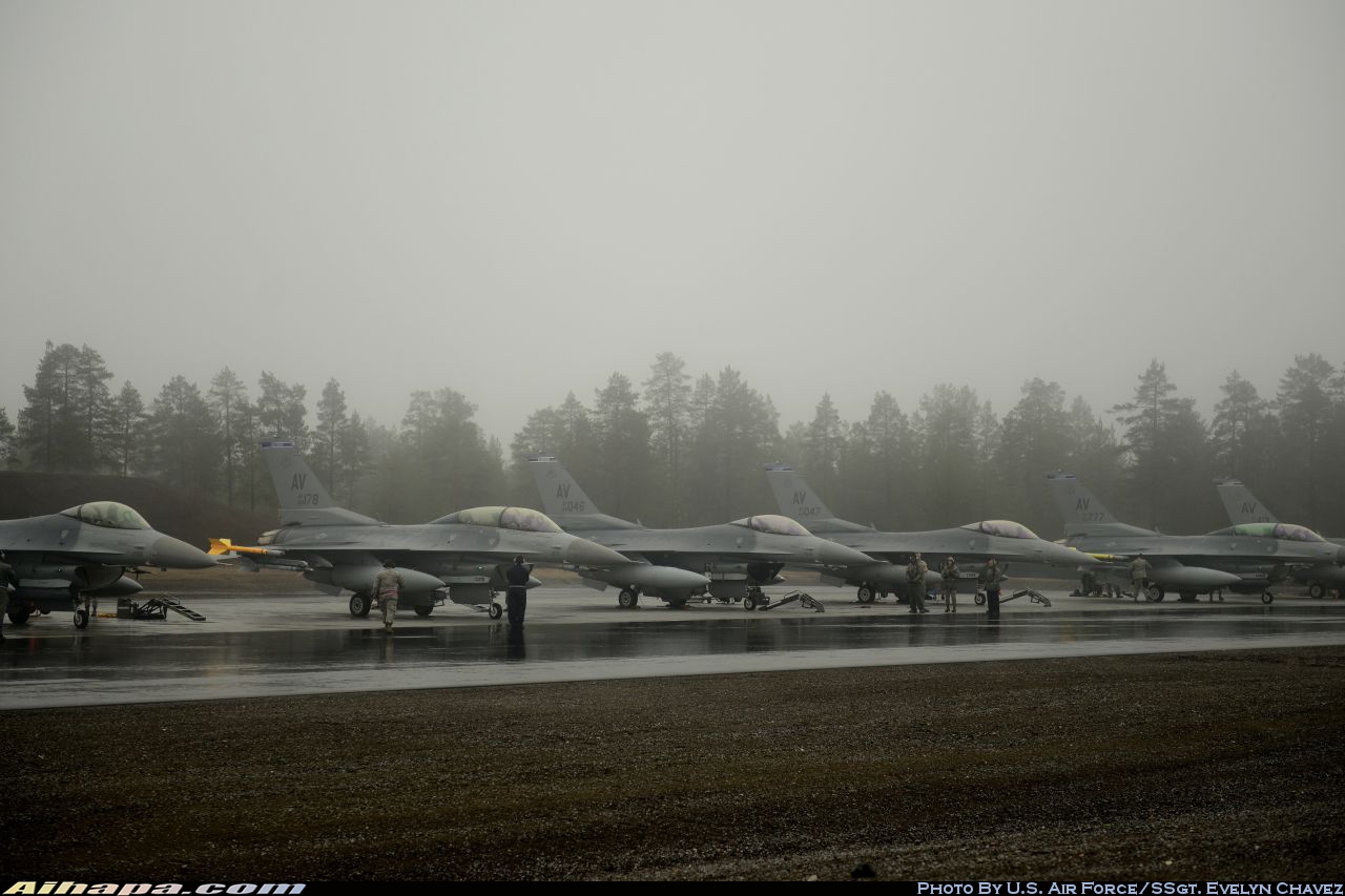 通用动力 F-16DM&ldquo;战隼&rdquo; \vert{} ID:26473