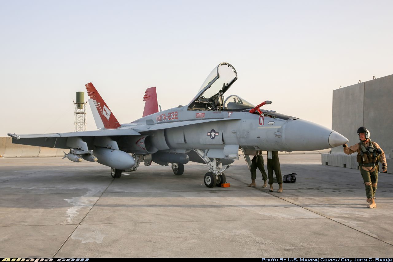 麦克唐纳-道格拉斯 F/A-18C&ldquo;大黄蜂&rdquo; \vert{} ID:30771