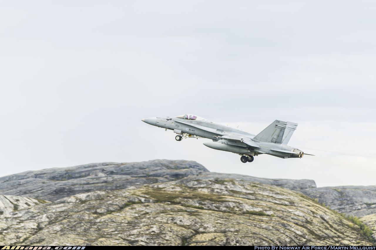 麦克唐纳-道格拉斯 F-18C&ldquo;大黄蜂&rdquo; \vert{} ID:26415