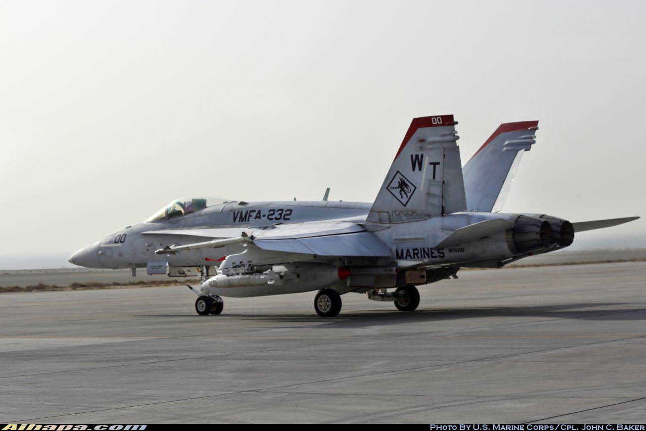 麦克唐纳-道格拉斯 F/A-18C&ldquo;大黄蜂&rdquo; \vert{} ID:30773