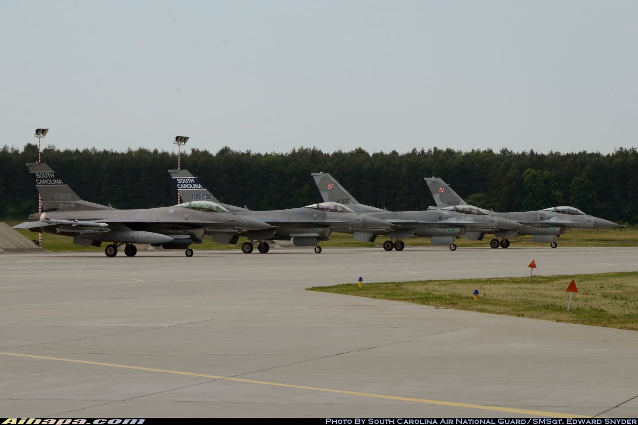 洛克希德-马丁 F-16CM&ldquo;战隼&rdquo; \vert{} ID:25927