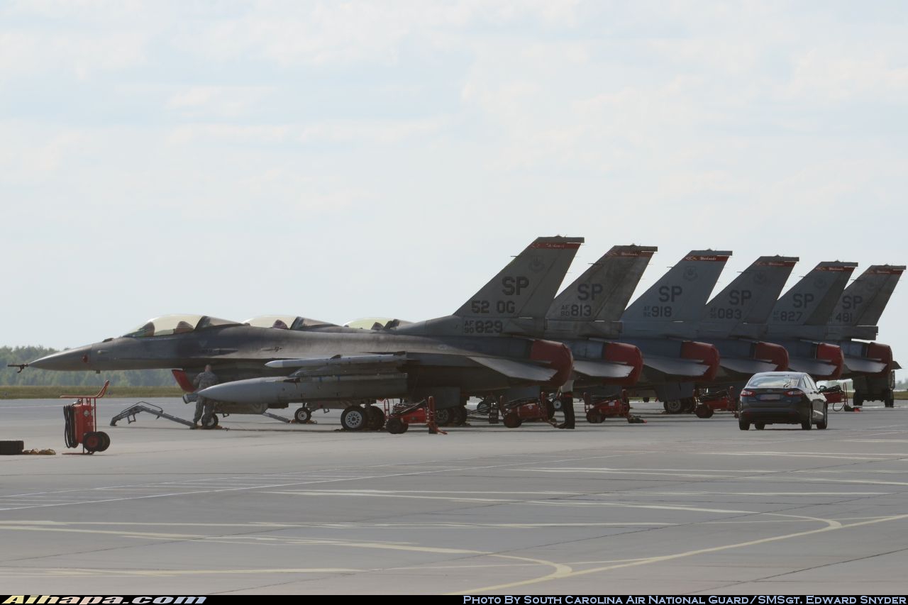 洛克希德-马丁 F-16CM&ldquo;战隼&rdquo; \vert{} ID:25933