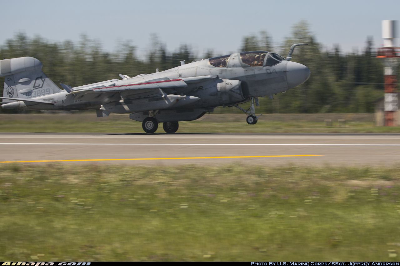 格鲁曼 EA-6B&ldquo;徘徊者&rdquo; \vert{} ID:27280