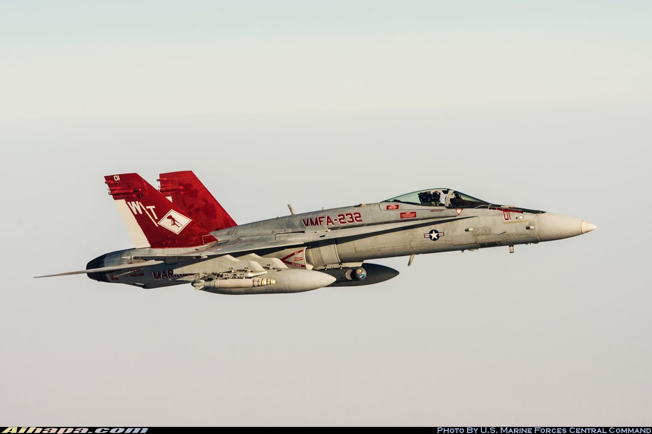 麦克唐纳-道格拉斯 F/A-18C&ldquo;大黄蜂&rdquo; \vert{} ID:30783
