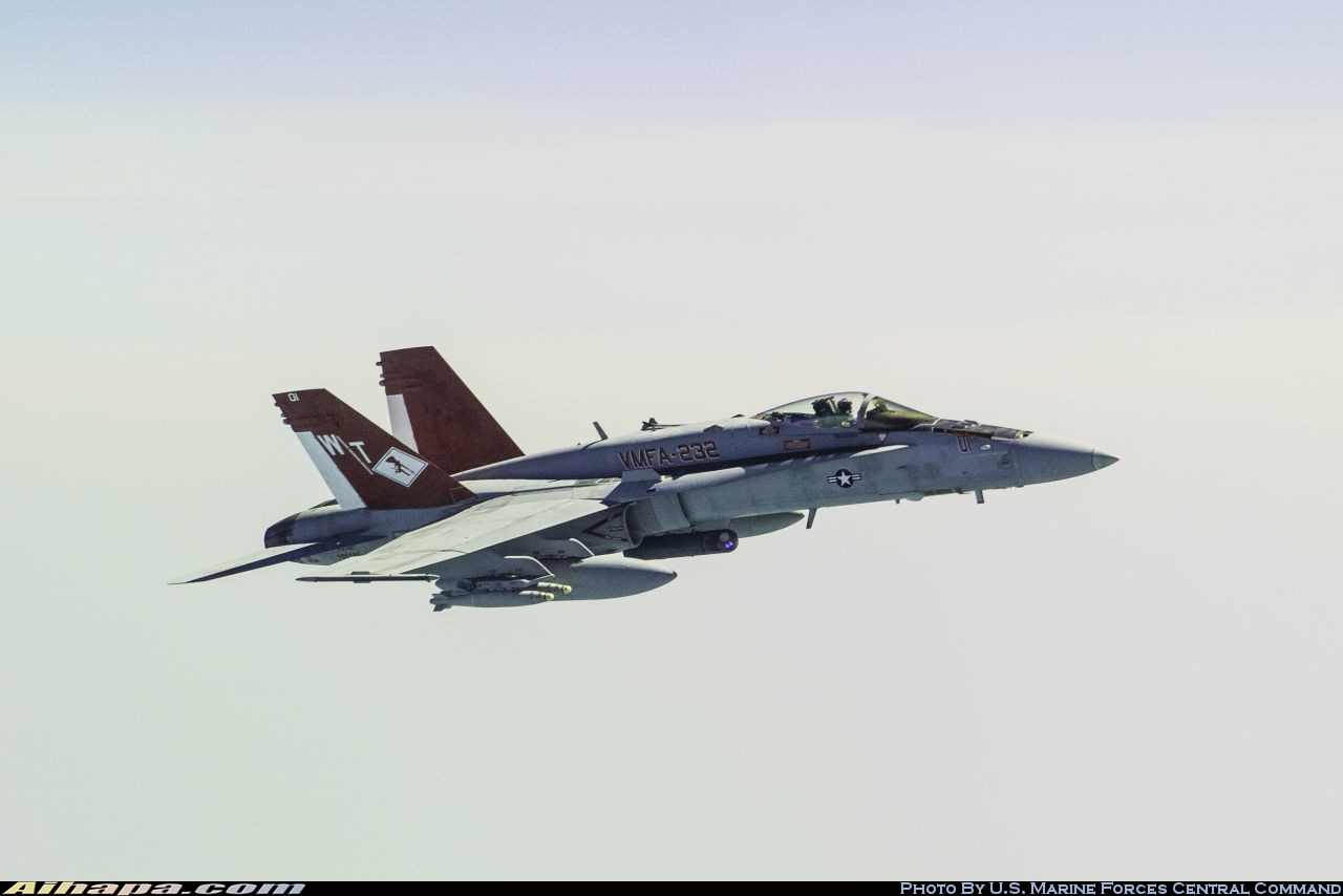 麦克唐纳-道格拉斯 F/A-18C&ldquo;大黄蜂&rdquo; \vert{} ID:30779