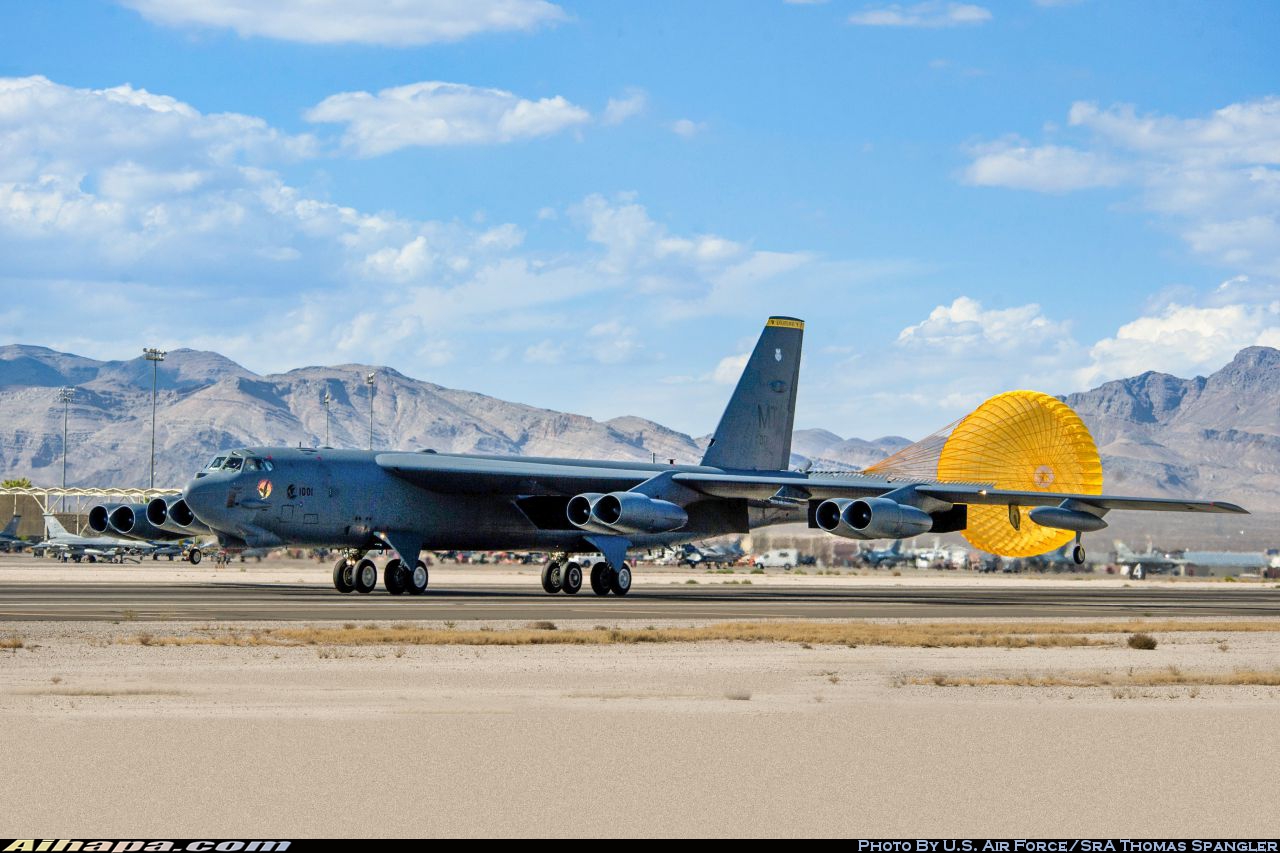 波音 B-52H&ldquo;同温层堡垒&rdquo; \vert{} ID:26878