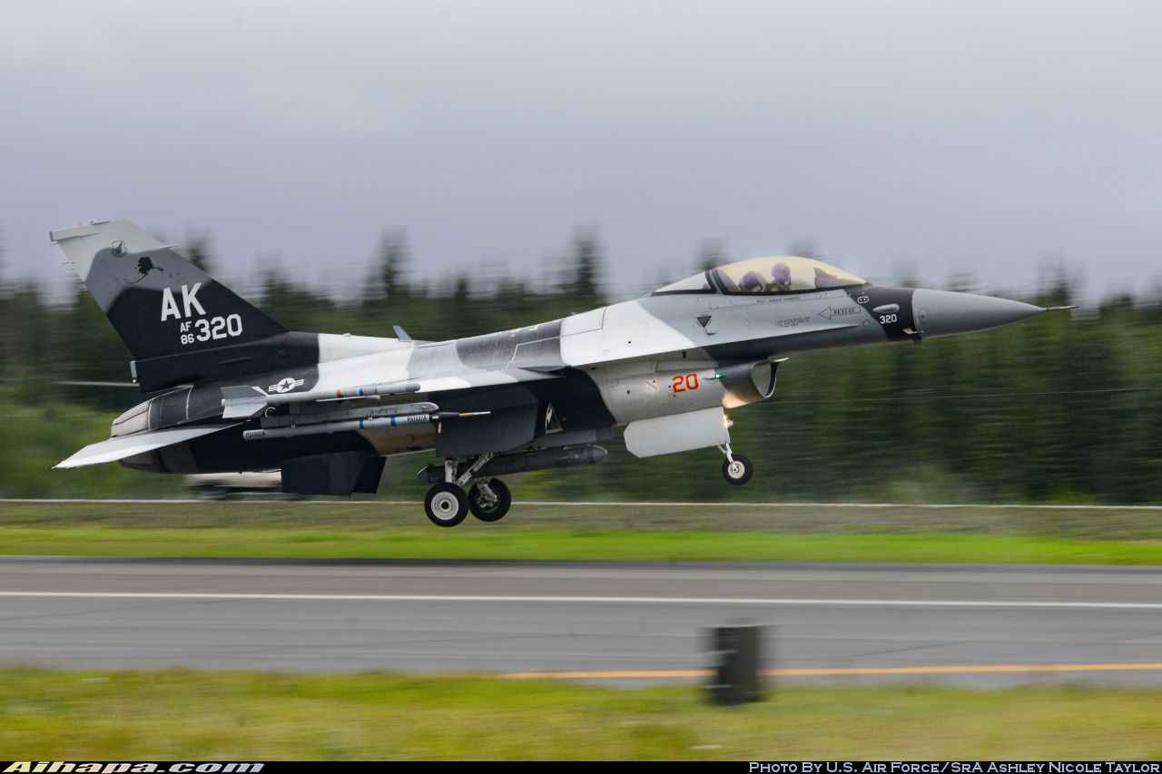 通用动力 F-16C&ldquo;战隼&rdquo; \vert{} ID:27843