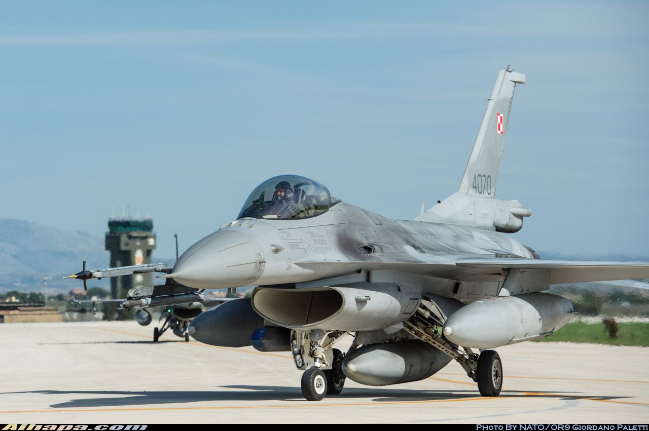 洛克希德-马丁 F-16CJ&ldquo;战隼&rdquo; \vert{} ID:30091