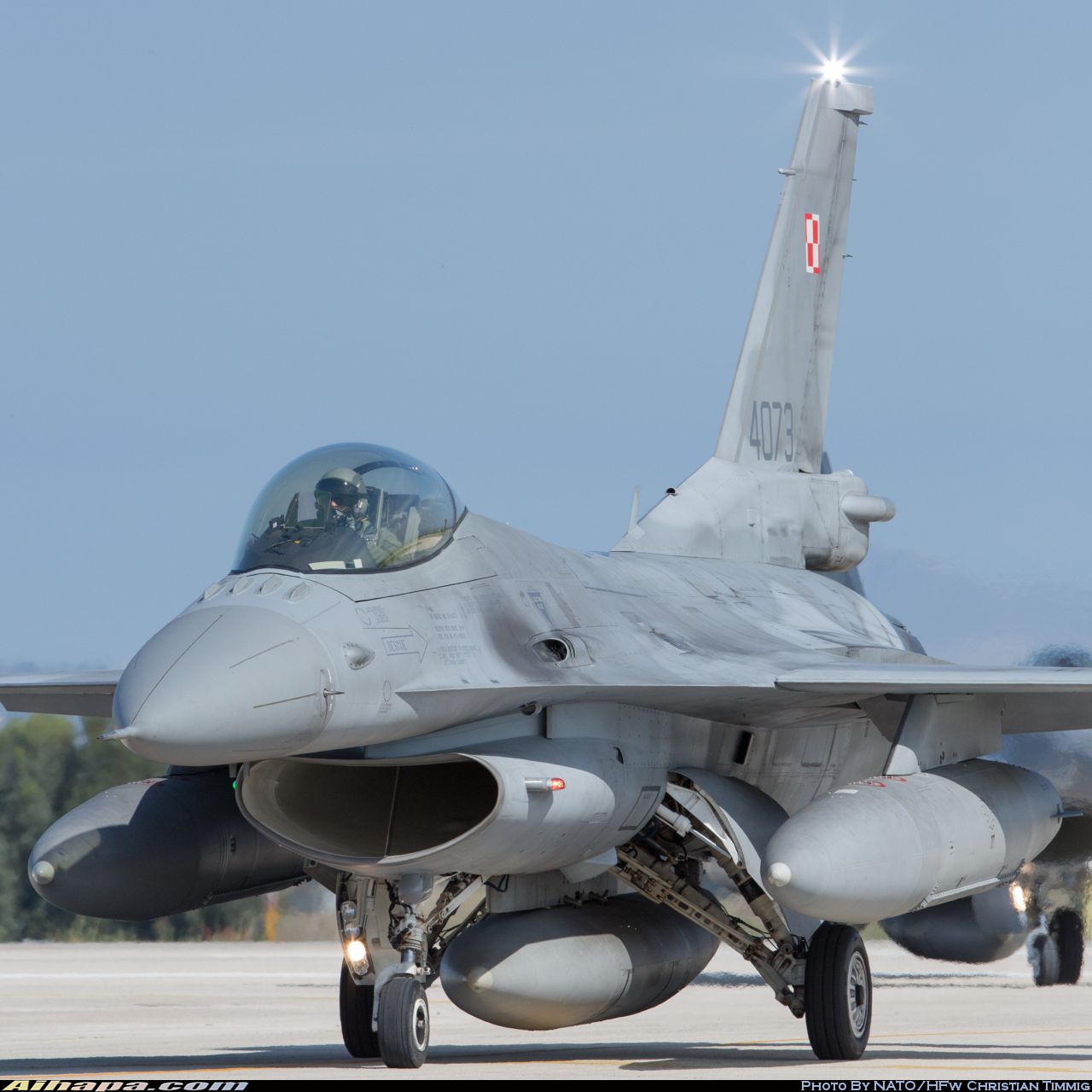 洛克希德-马丁 F-16CJ&ldquo;战隼&rdquo; \vert{} ID:30099