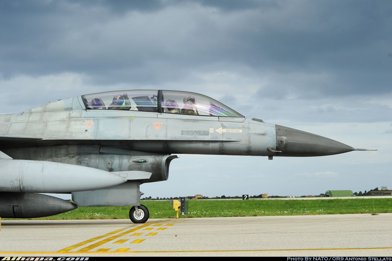 洛克希德-马丁 F-16DJ&ldquo;战隼&rdquo; \vert{} ID:30141