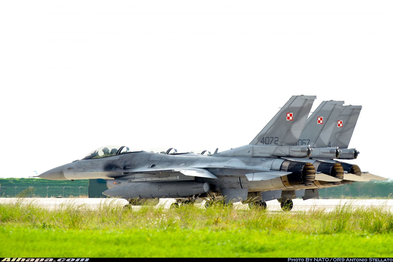 洛克希德-马丁 F-16CJ&ldquo;战隼&rdquo; \vert{} ID:30115