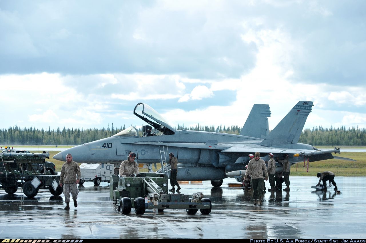 麦克唐纳-道格拉斯 F/A-18C&ldquo;大黄蜂&rdquo; \vert{} ID:10540