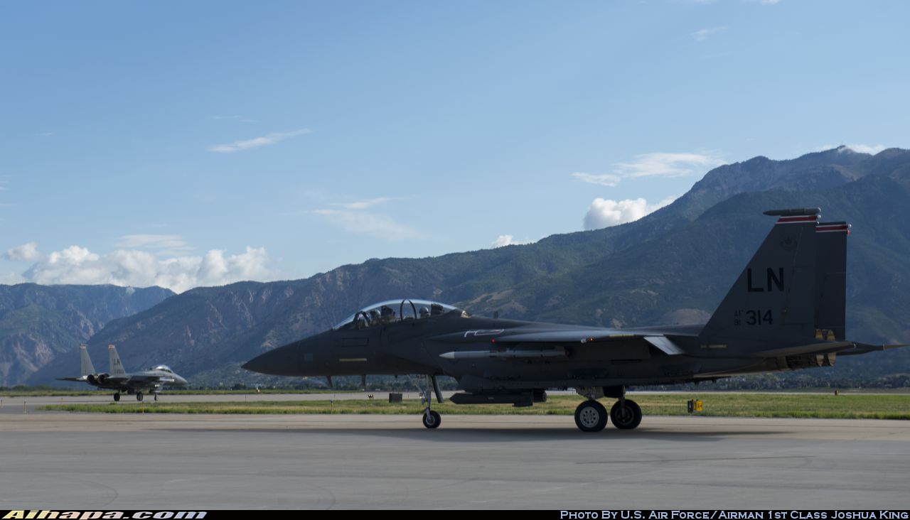 麦克唐纳-道格拉斯 F-15E&ldquo;攻击鹰&rdquo; \vert{} ID:10532