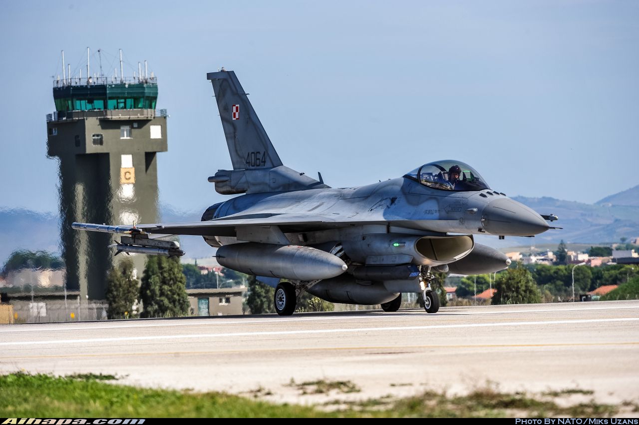 洛克希德-马丁 F-16CJ&ldquo;战隼&rdquo; \vert{} ID:30103