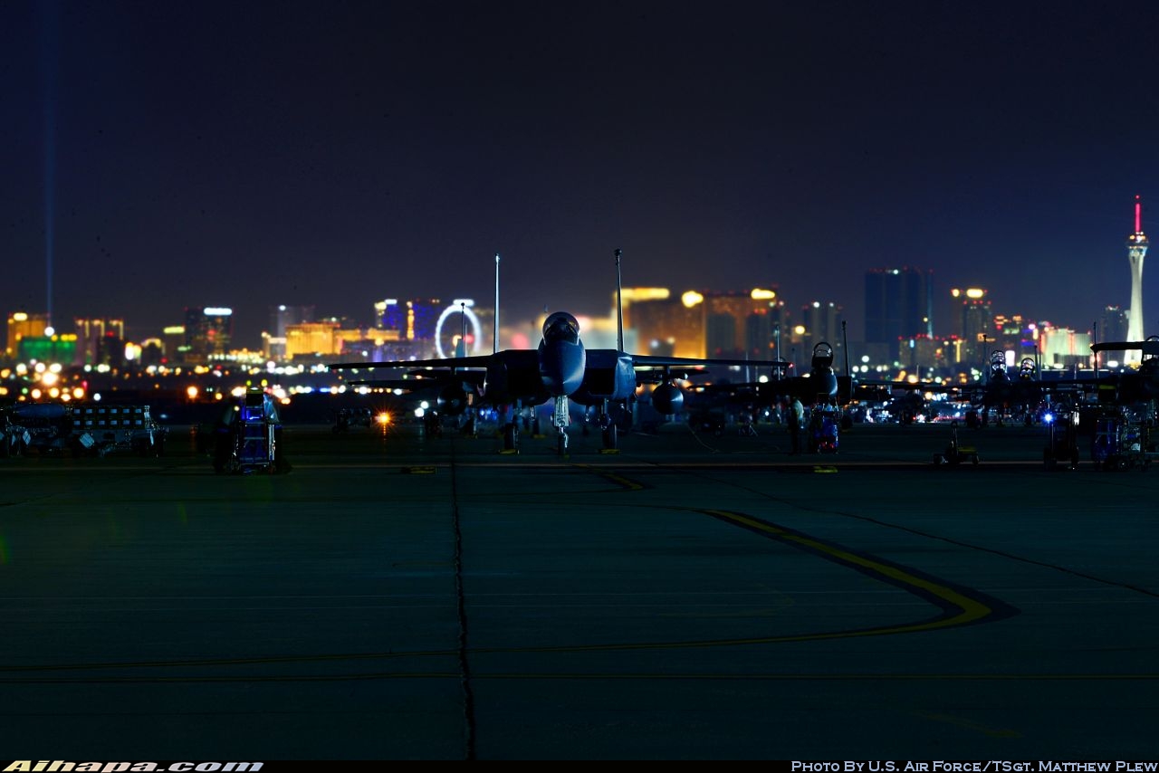麦克唐纳-道格拉斯 F-15E&ldquo;攻击鹰&rdquo; \vert{} ID:35951