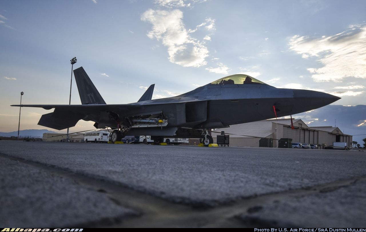 洛克希德-马丁 F-22A&ldquo;猛禽&rdquo; \vert{} ID:36092