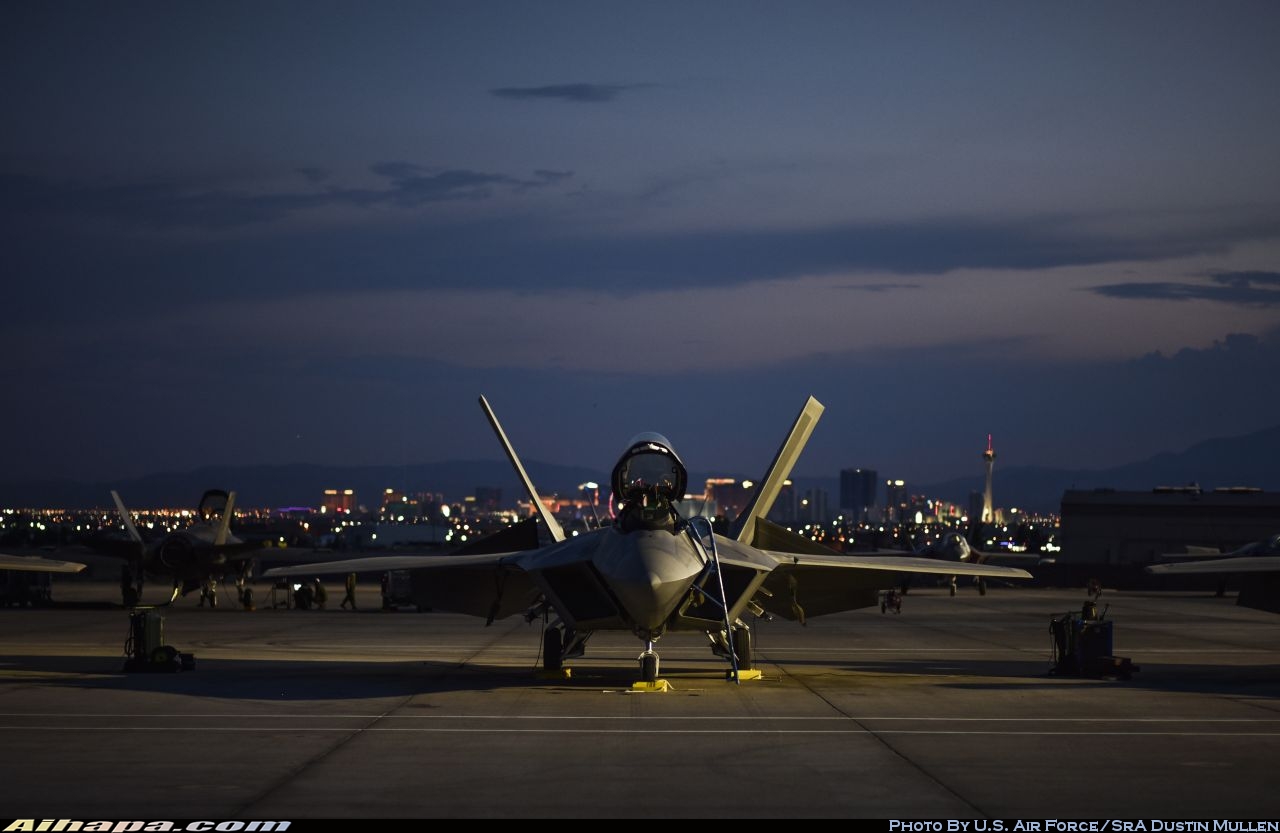 洛克希德-马丁 F-22A&ldquo;猛禽&rdquo; \vert{} ID:36095