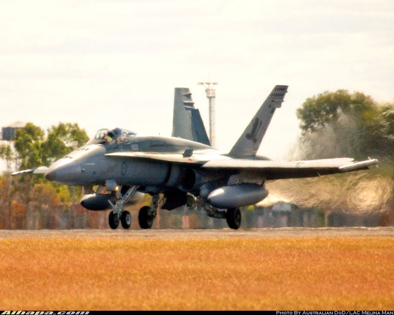 麦克唐纳-道格拉斯 F/A-18A&ldquo;大黄蜂&rdquo; \vert{} ID:19078