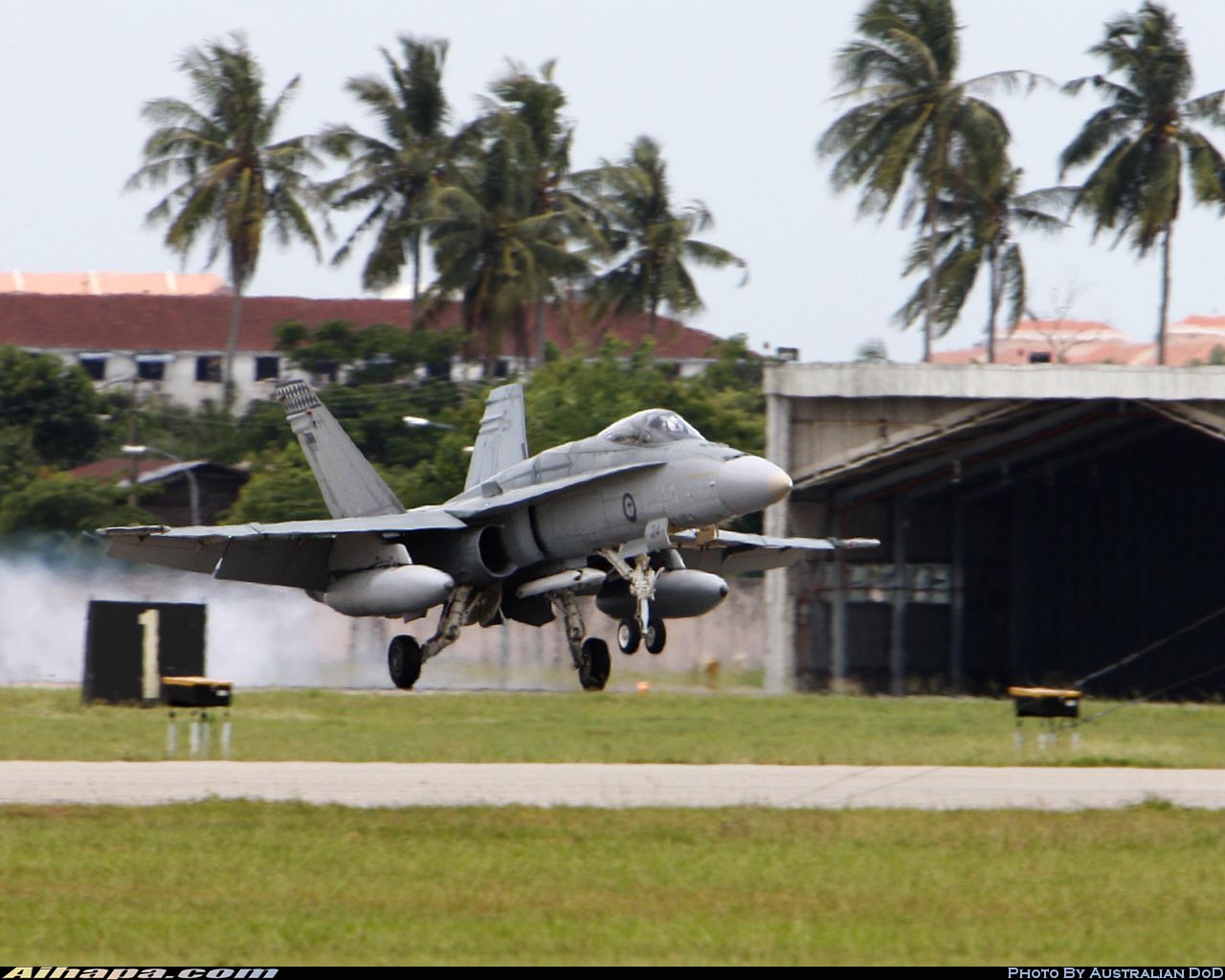 麦克唐纳-道格拉斯 F/A-18A&ldquo;大黄蜂&rdquo; \vert{} ID:19596