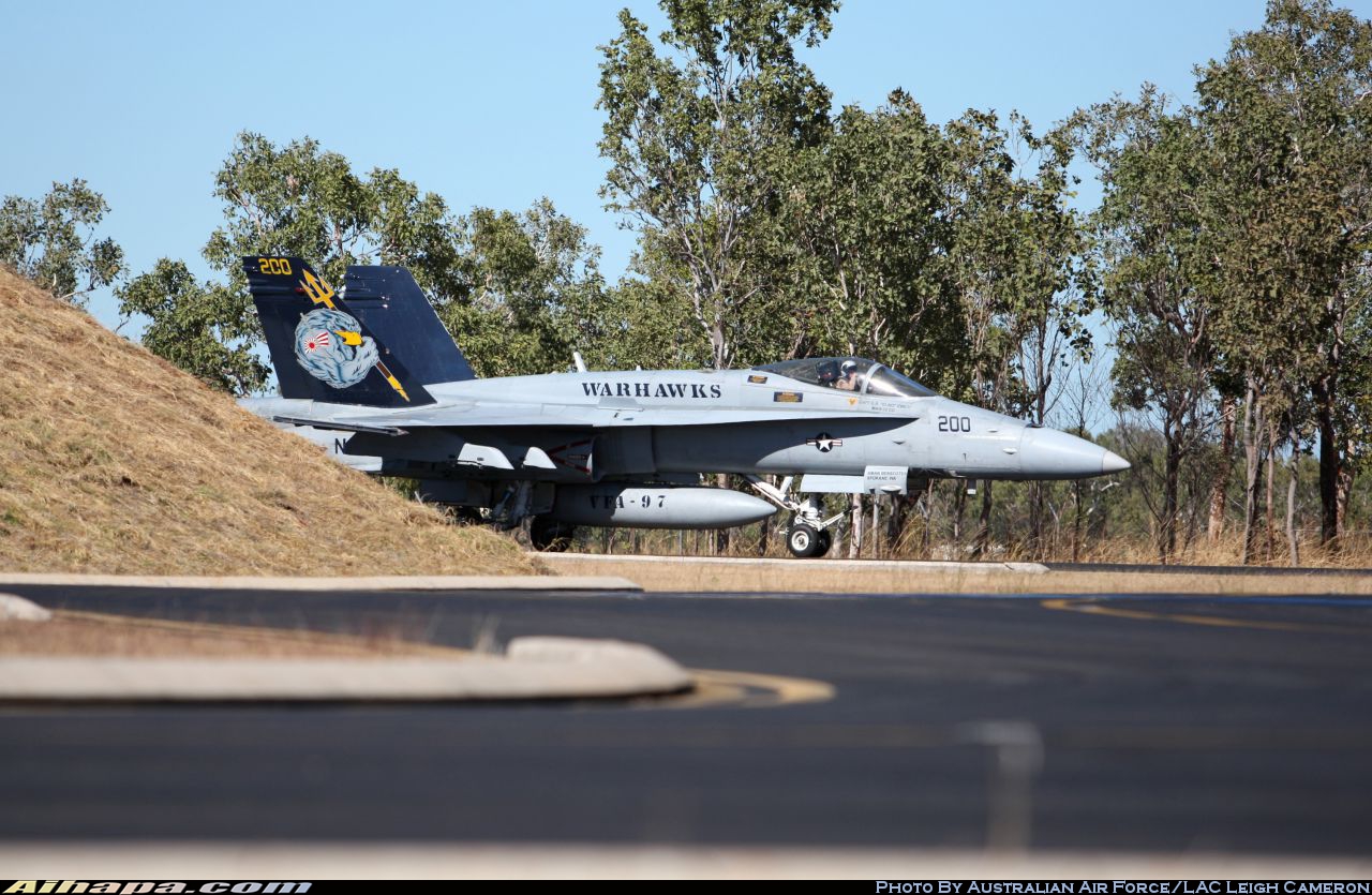 麦克唐纳-道格拉斯 F/A-18C&ldquo;大黄蜂&rdquo; \vert{} ID:19133
