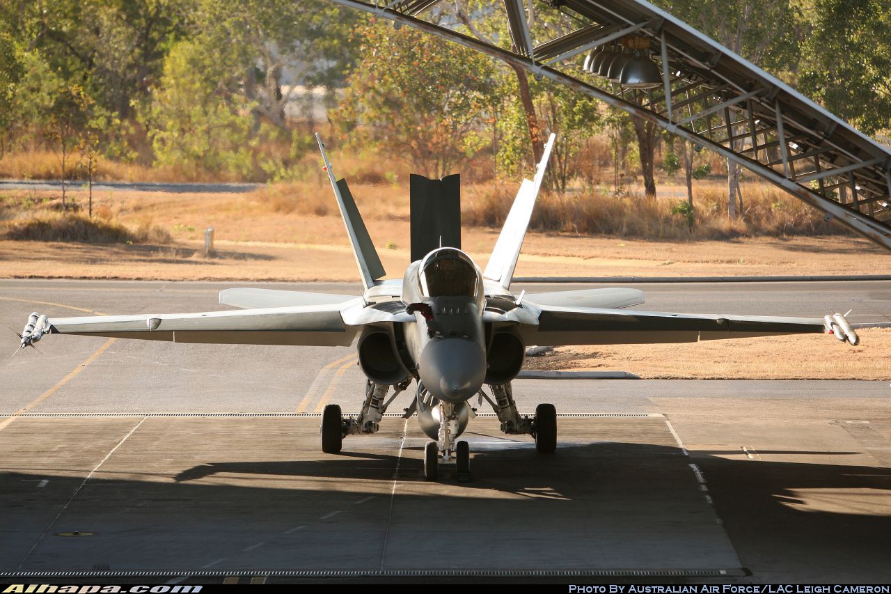 麦克唐纳-道格拉斯 F/A-18A&ldquo;大黄蜂&rdquo; \vert{} ID:19181