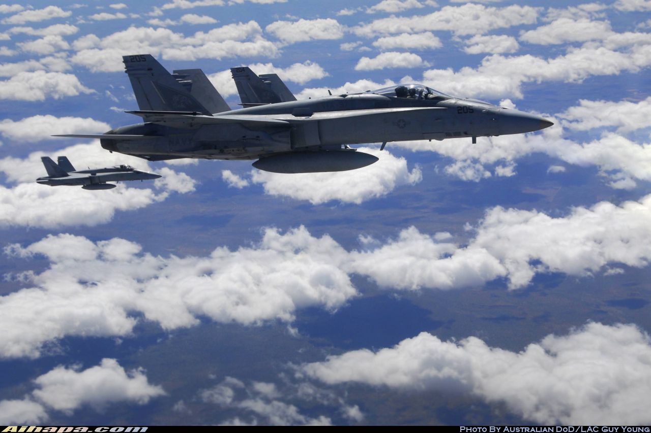 麦克唐纳-道格拉斯 F/A-18C&ldquo;大黄蜂&rdquo; \vert{} ID:19137
