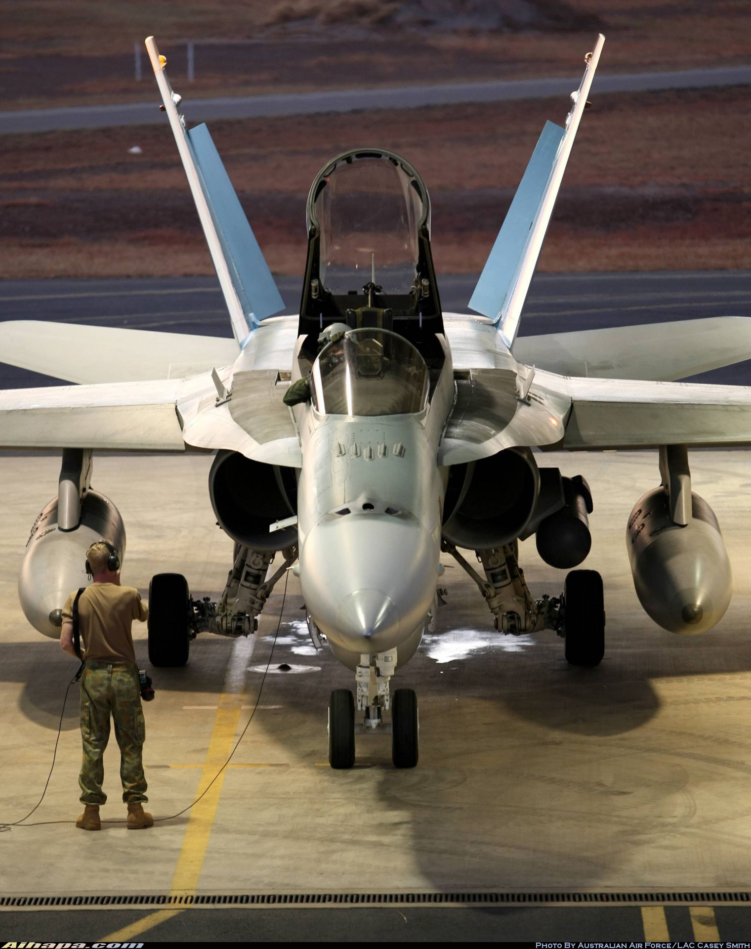 麦克唐纳-道格拉斯 F/A-18A&ldquo;大黄蜂&rdquo; \vert{} ID:19167