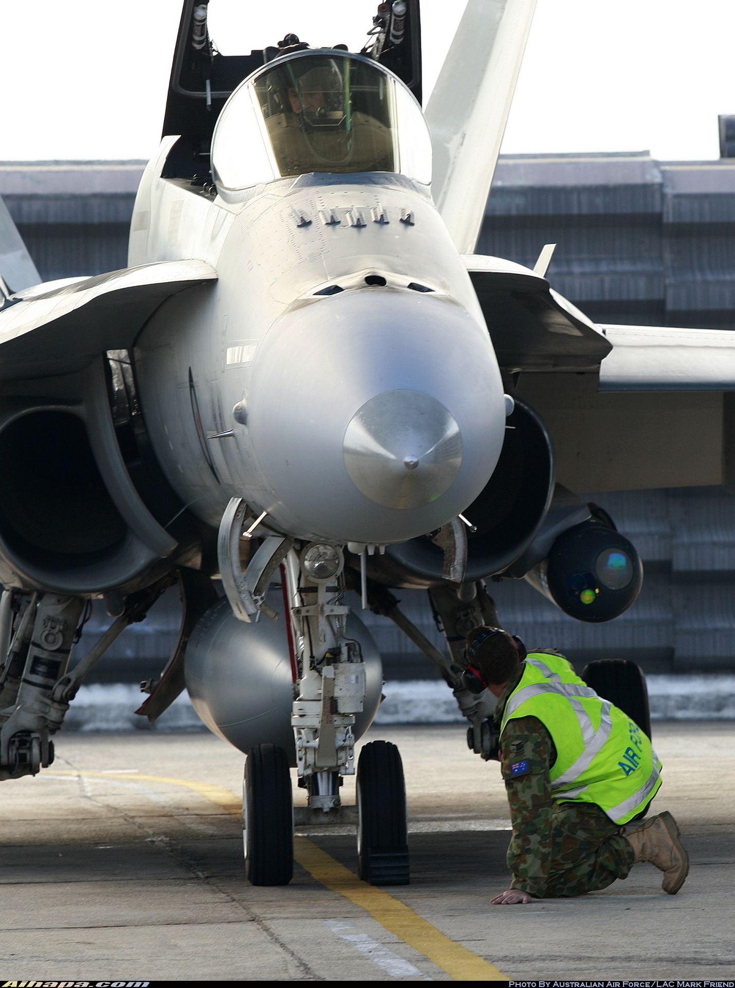 麦克唐纳-道格拉斯 F/A-18A&ldquo;大黄蜂&rdquo; \vert{} ID:19602