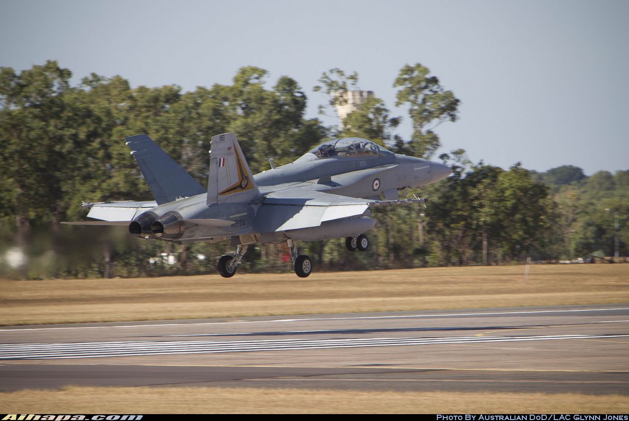 麦克唐纳-道格拉斯 F/A-18B&ldquo;大黄蜂&rdquo; \vert{} ID:19273