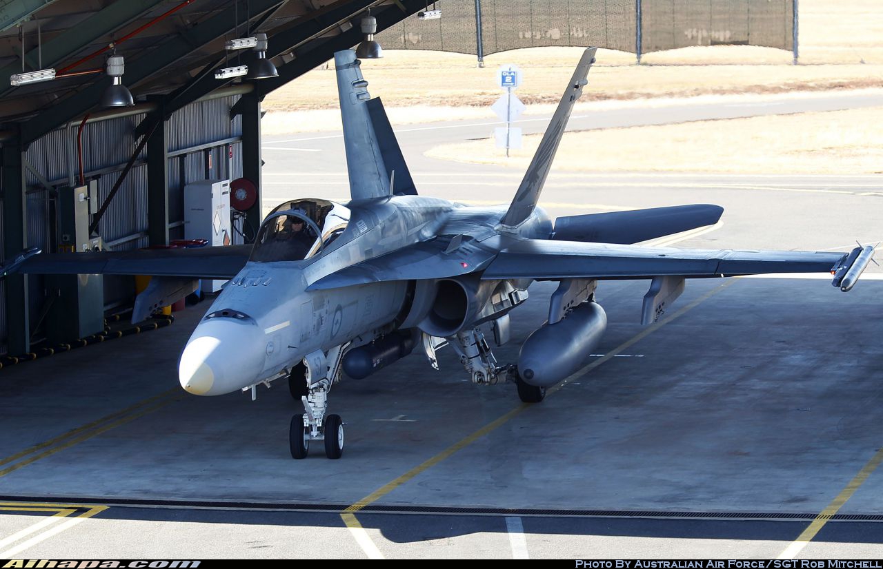 麦克唐纳-道格拉斯 F/A-18A&ldquo;大黄蜂&rdquo; \vert{} ID:19277