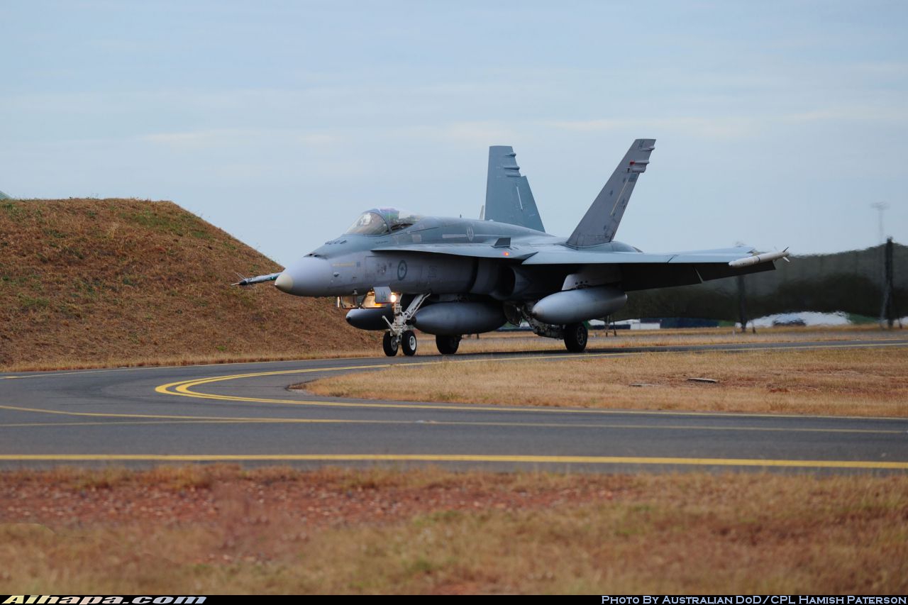麦克唐纳-道格拉斯 F/A-18A&ldquo;大黄蜂&rdquo; \vert{} ID:19281