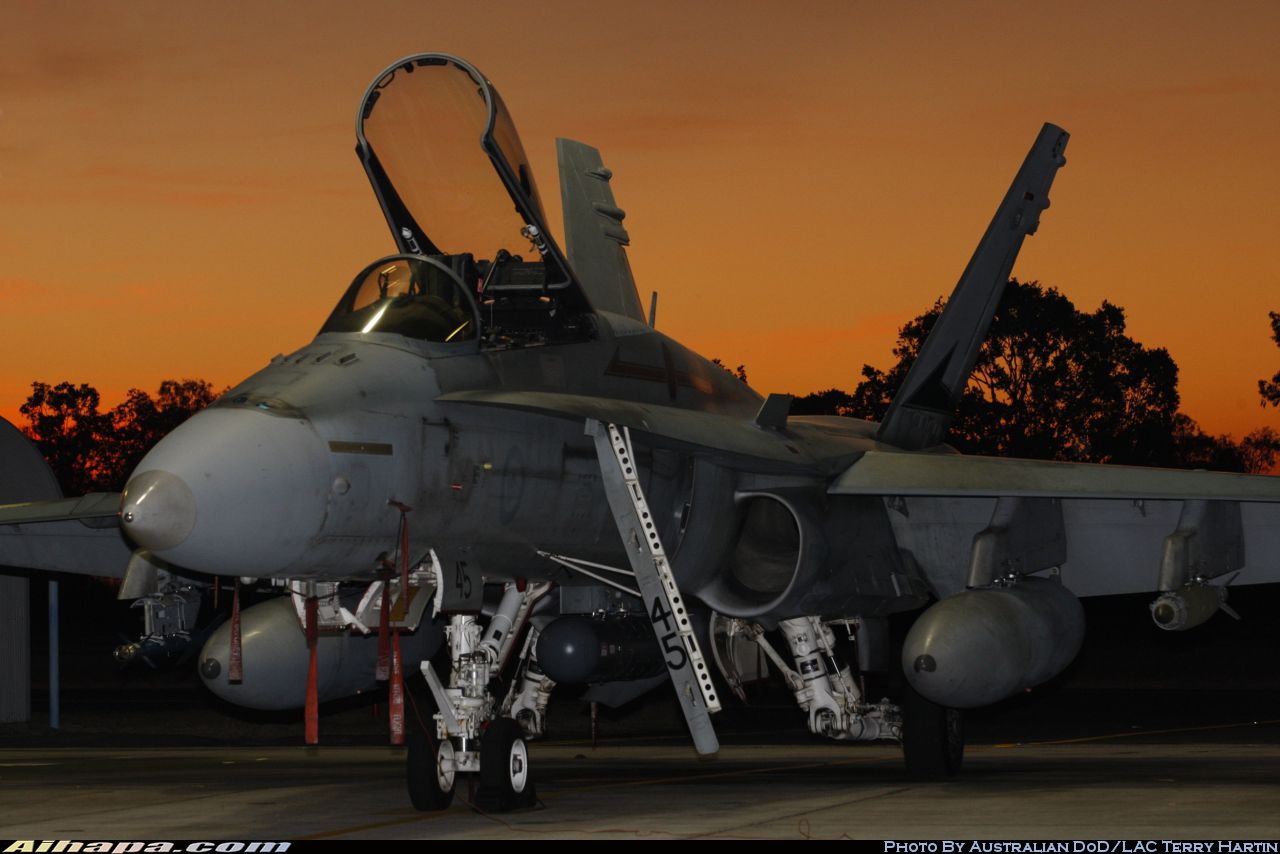 麦克唐纳-道格拉斯 F/A-18A&ldquo;大黄蜂&rdquo; \vert{} ID:22418
