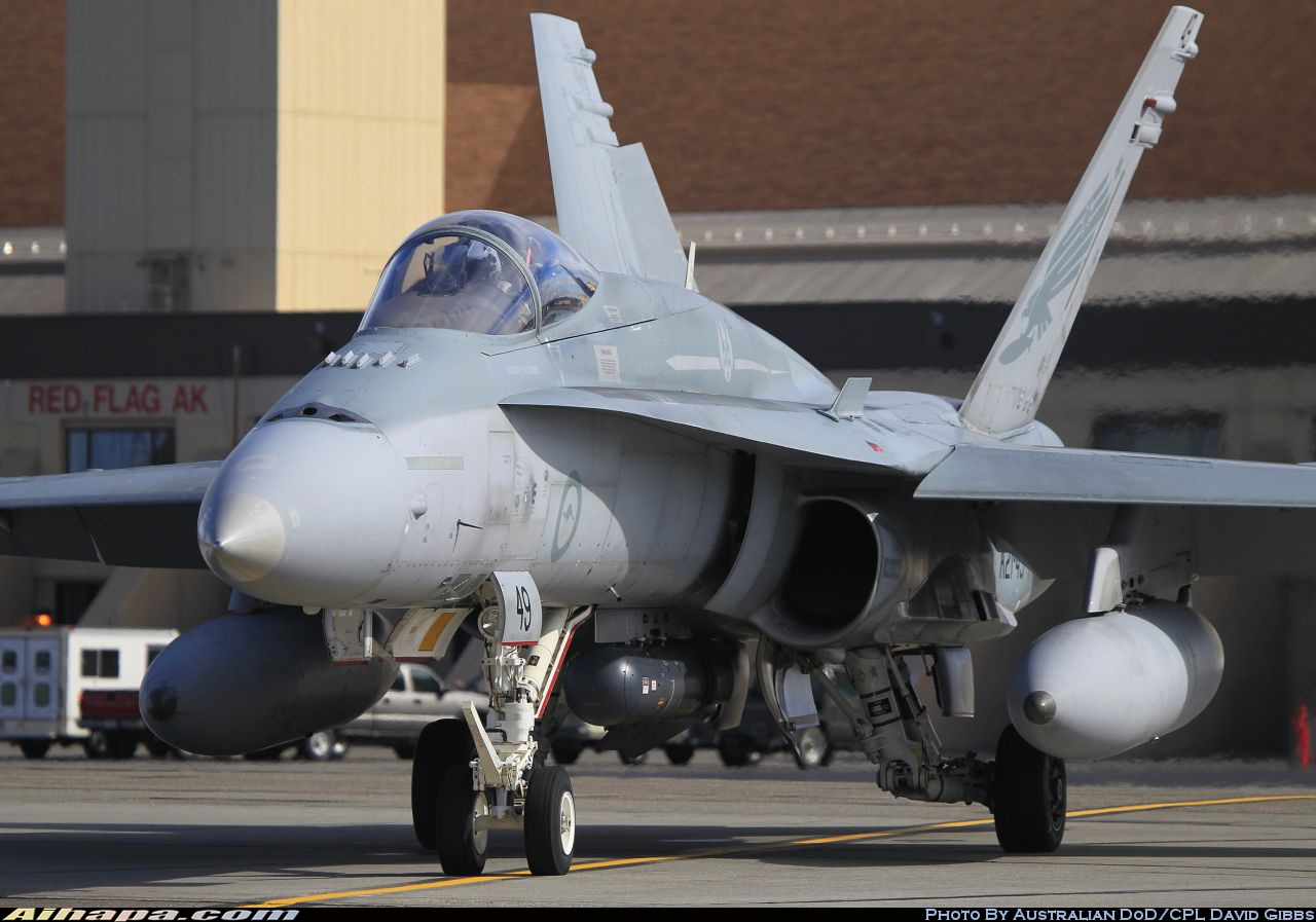 麦克唐纳-道格拉斯 F/A-18A&ldquo;大黄蜂&rdquo; \vert{} ID:11301
