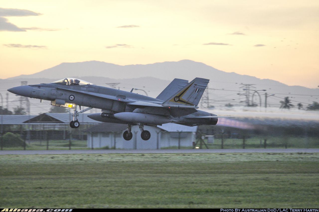 麦克唐纳-道格拉斯 F/A-18A&ldquo;大黄蜂&rdquo; \vert{} ID:19920