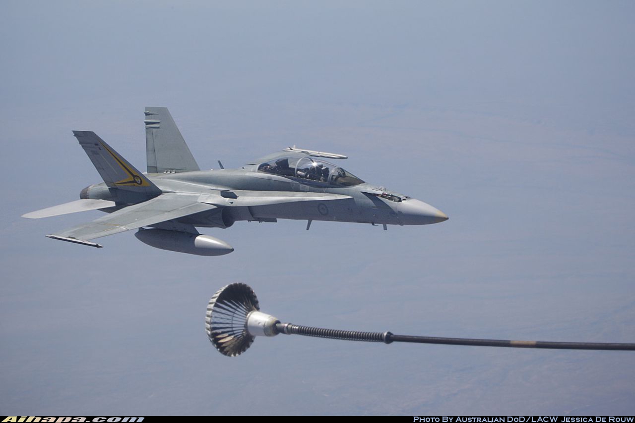 麦克唐纳-道格拉斯 F/A-18B&ldquo;大黄蜂&rdquo; \vert{} ID:19404