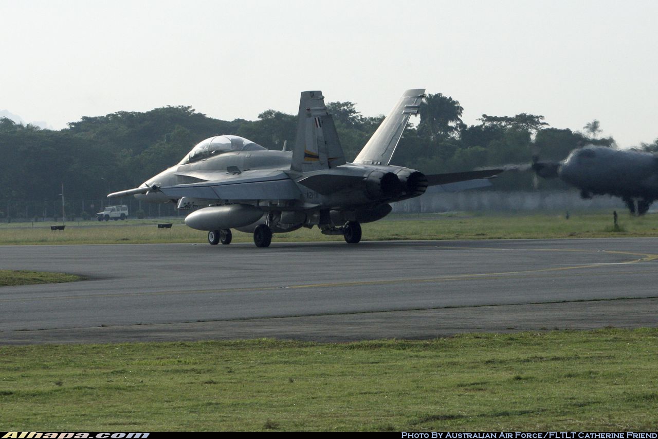 麦克唐纳-道格拉斯 F/A-18B&ldquo;大黄蜂&rdquo; \vert{} ID:19974