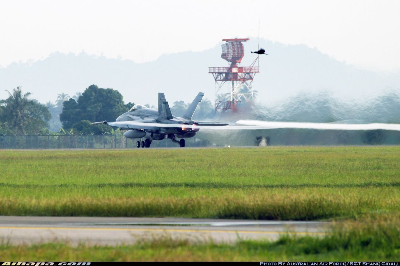麦克唐纳-道格拉斯 F/A-18A&ldquo;大黄蜂&rdquo; \vert{} ID:19976