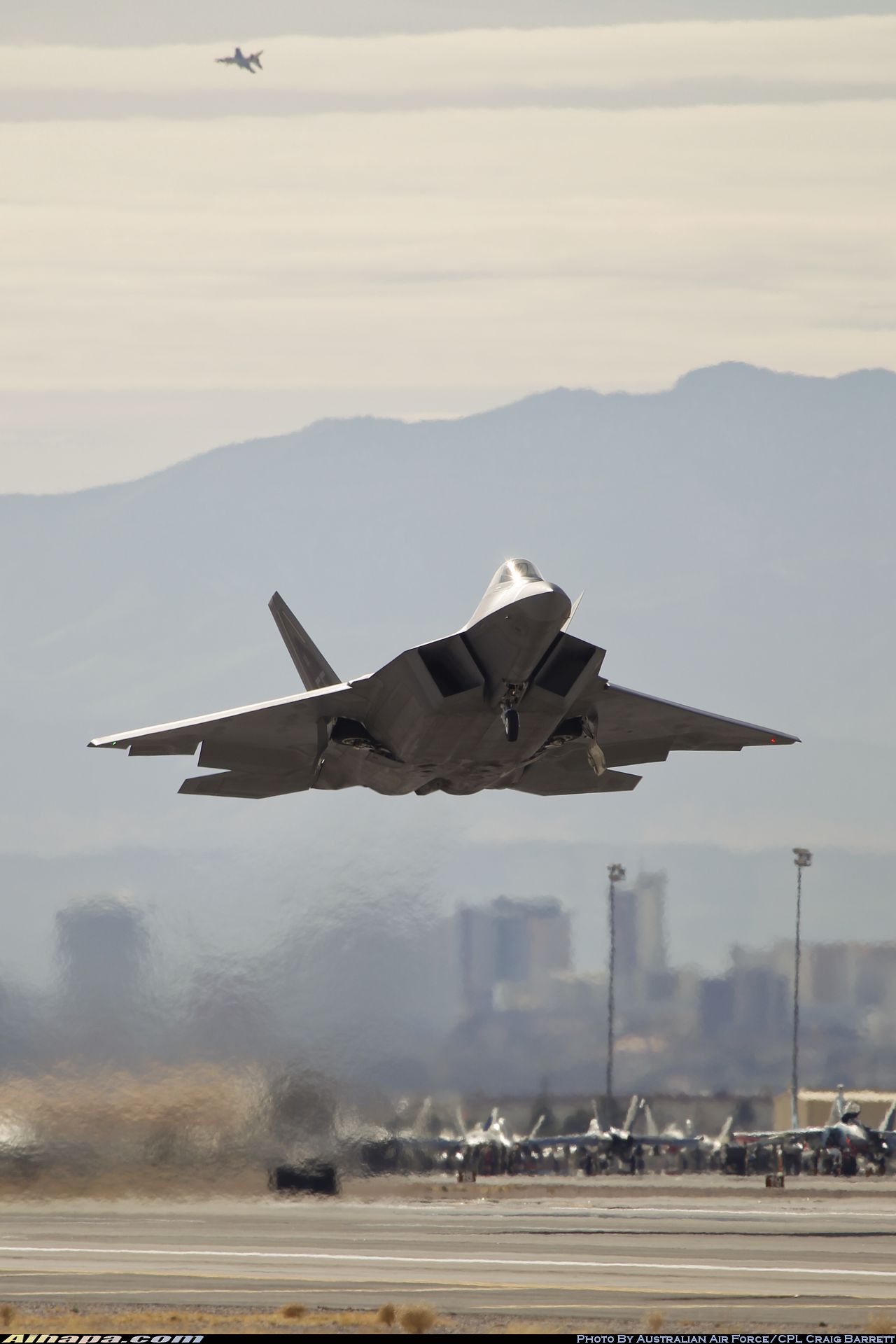 洛克希德-马丁 F-22A&ldquo;猛禽&rdquo; \vert{} ID:17324