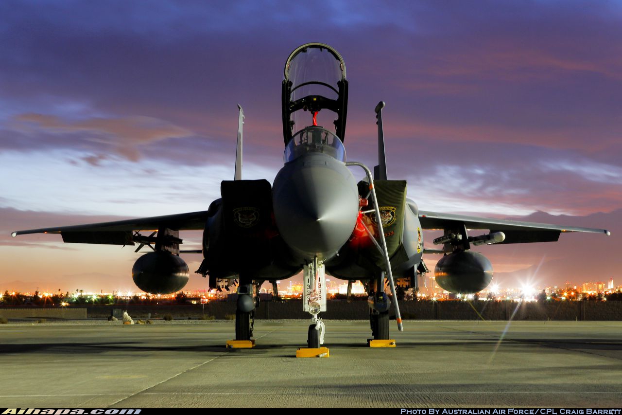 麦克唐纳-道格拉斯 F-15E&ldquo;攻击鹰&rdquo; \vert{} ID:17766