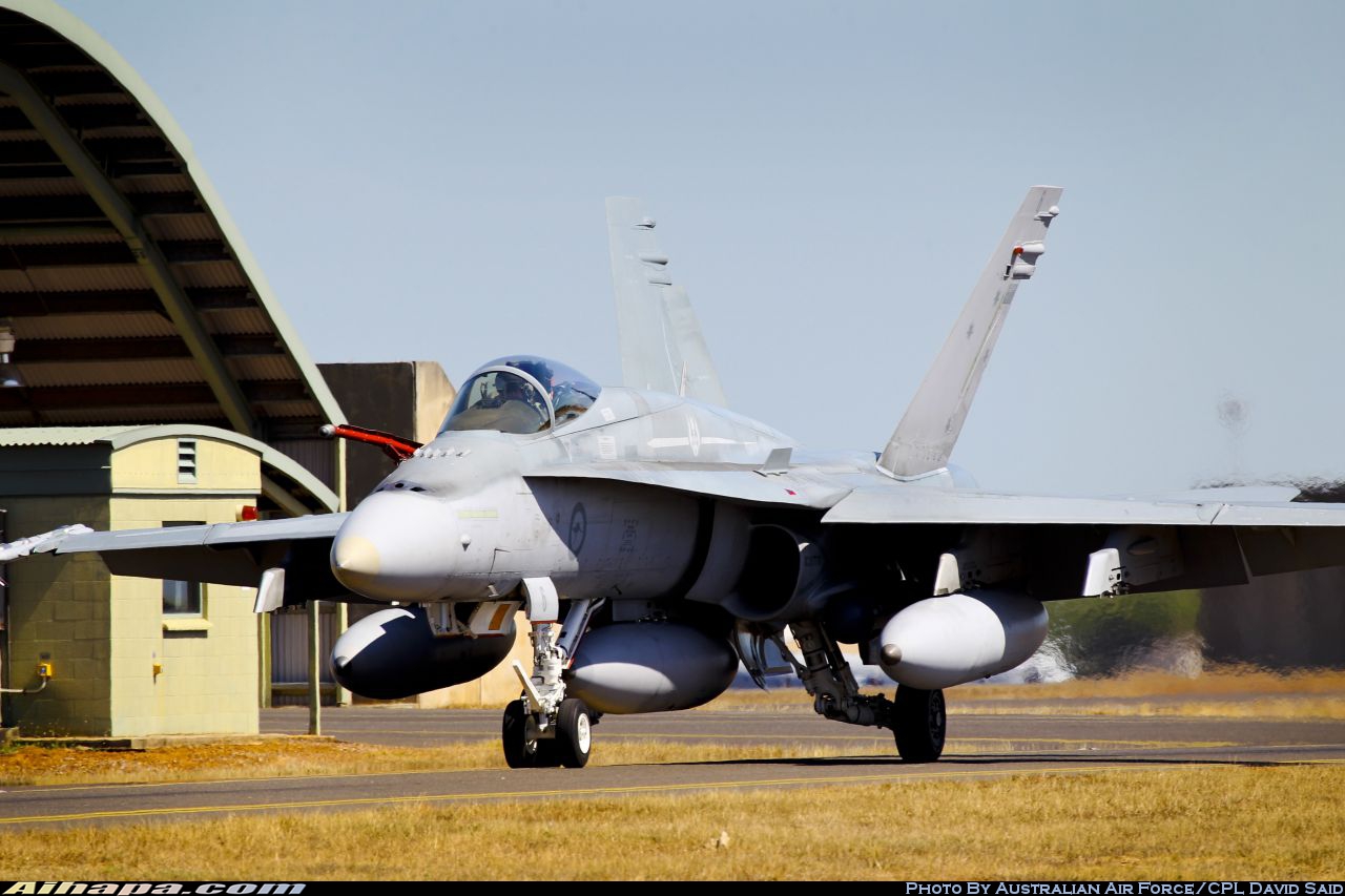 麦克唐纳-道格拉斯 F/A-18A&ldquo;大黄蜂&rdquo; \vert{} ID:9518
