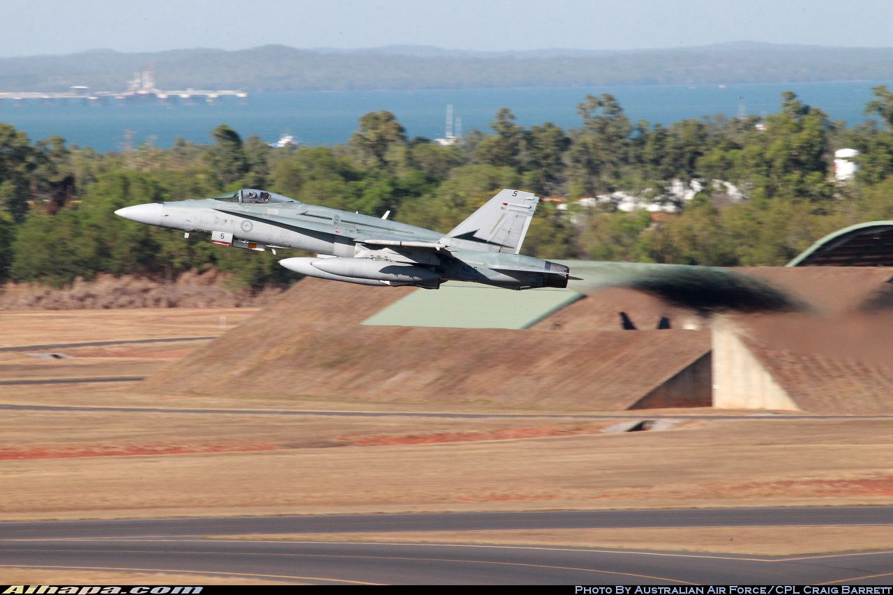 麦克唐纳-道格拉斯 F/A-18A&ldquo;大黄蜂&rdquo; \vert{} ID:9580