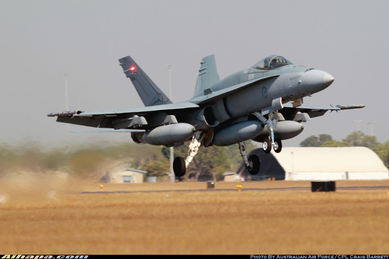 麦克唐纳-道格拉斯 F/A-18A&ldquo;大黄蜂&rdquo; \vert{} ID:9590