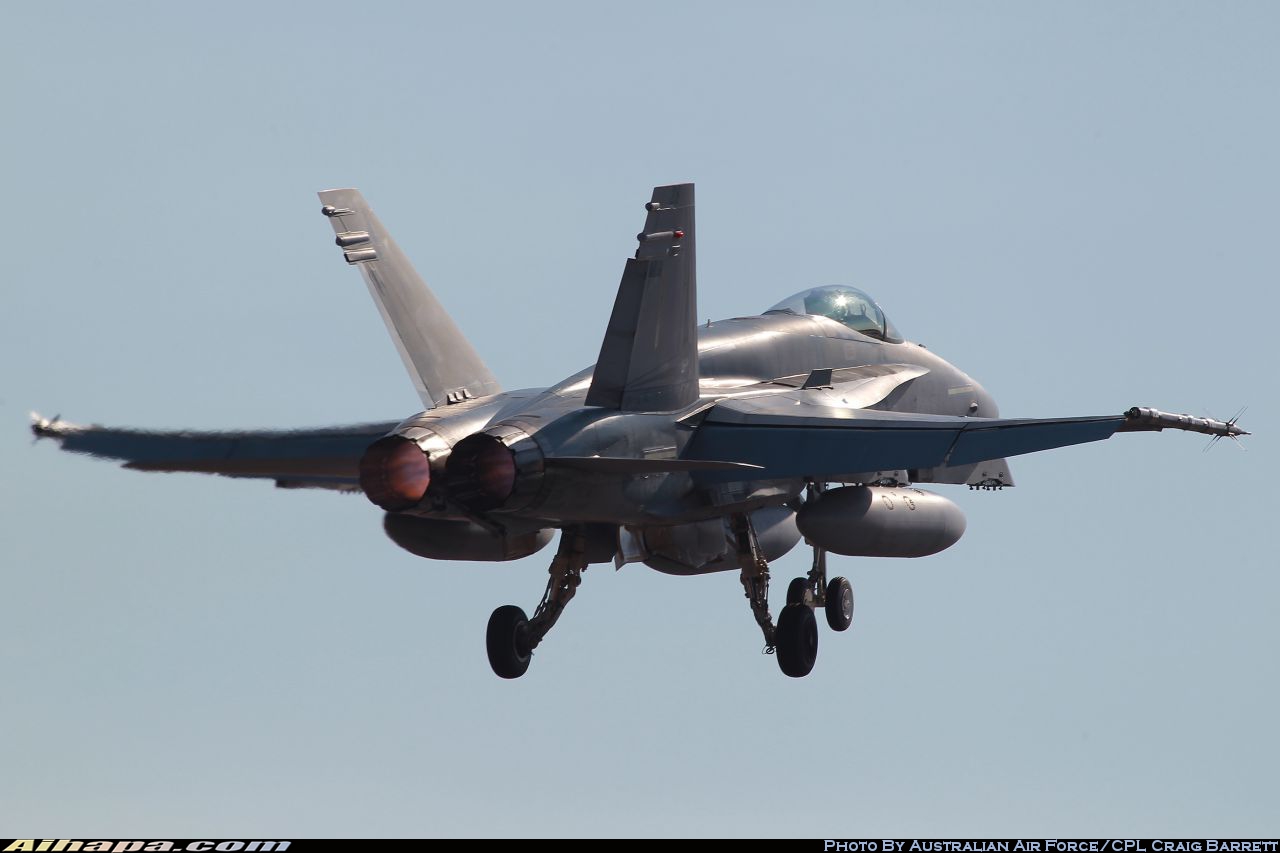 麦克唐纳-道格拉斯 F/A-18A&ldquo;大黄蜂&rdquo; \vert{} ID:9596