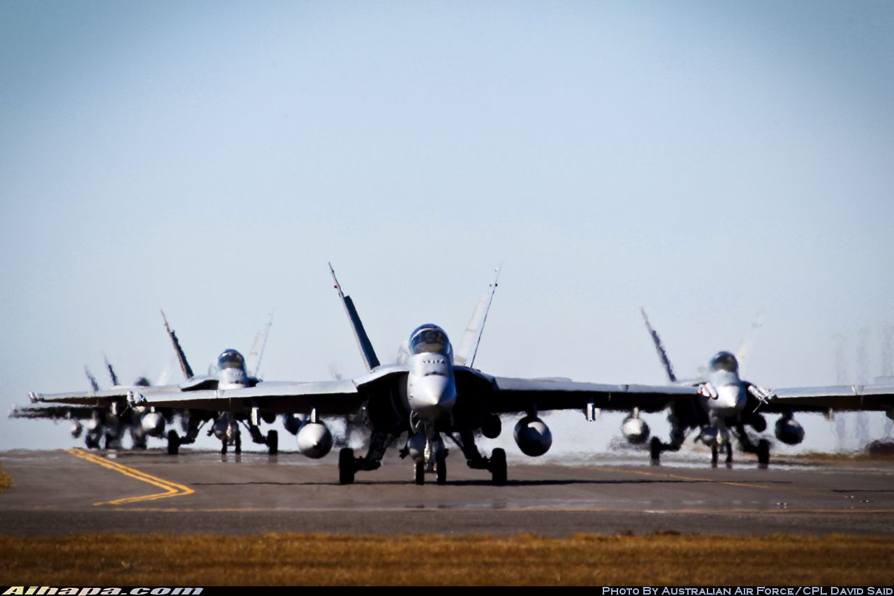 麦克唐纳-道格拉斯 F/A-18A&ldquo;大黄蜂&rdquo; \vert{} ID:9606