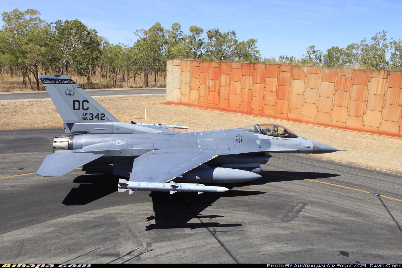 通用动力 F-16C&ldquo;战隼&rdquo; \vert{} ID:9982