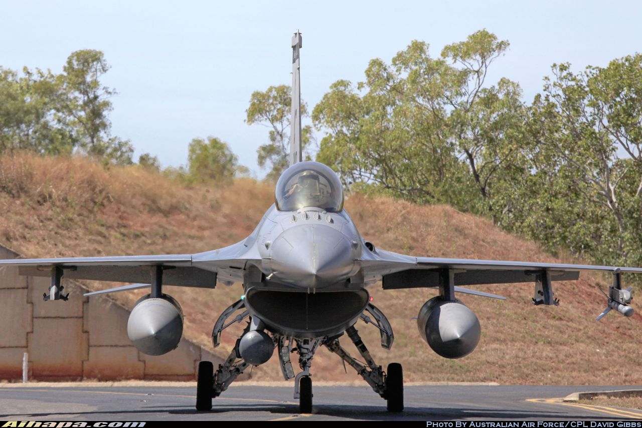 通用动力 F-16C&ldquo;战隼&rdquo; \vert{} ID:9988