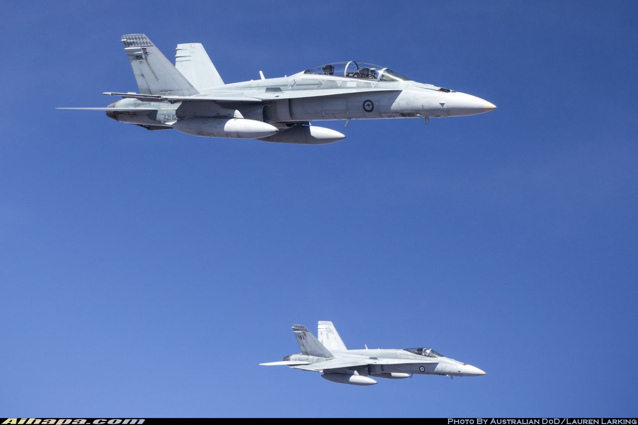 麦克唐纳-道格拉斯 F/A-18B&ldquo;大黄蜂&rdquo; \vert{} ID:14245