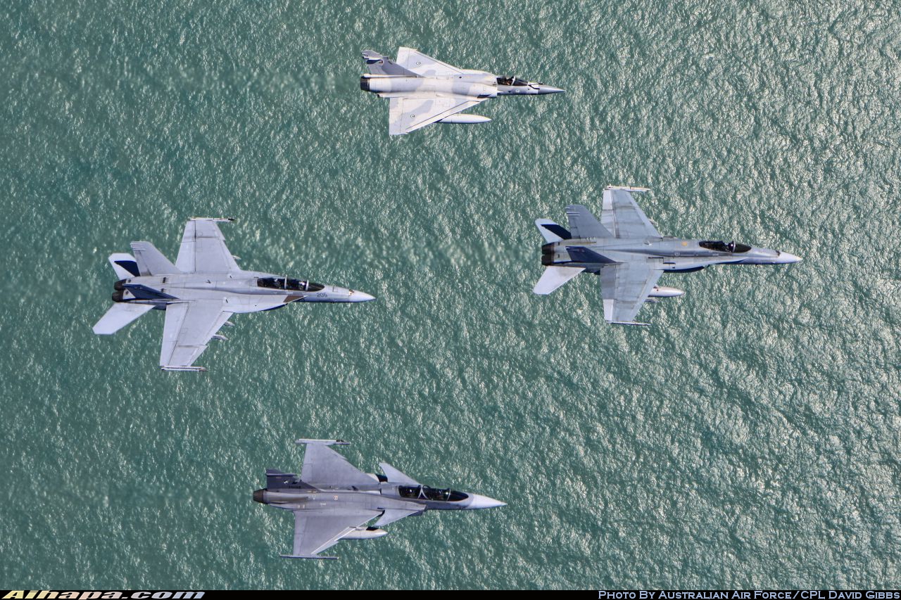 麦克唐纳-道格拉斯 F/A-18A&ldquo;大黄蜂&rdquo; \vert{} ID:9954