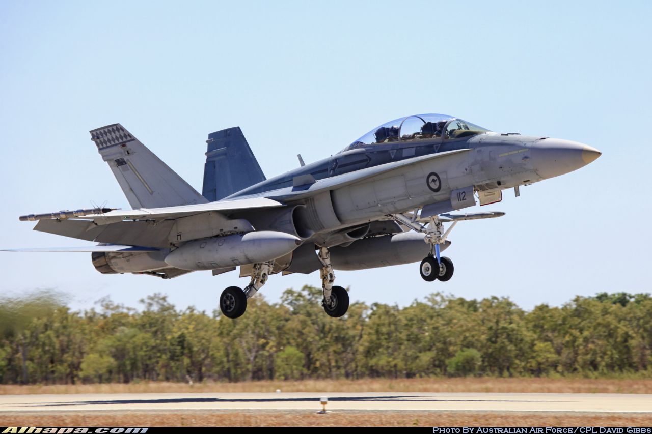 麦克唐纳-道格拉斯 F/A-18C&ldquo;大黄蜂&rdquo; \vert{} ID:10860